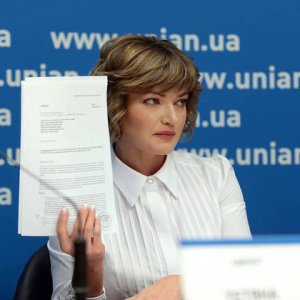 В Кривом Роге подожгли огромную елку: видео 3